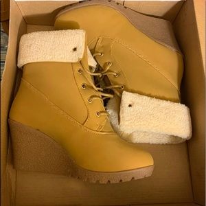 ❄️❄️Dollhouse ankle booties❄️❄️